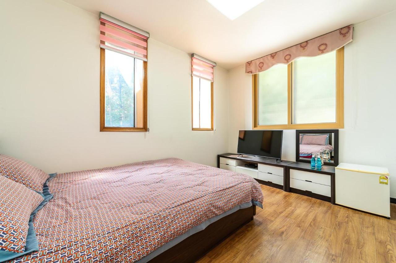 Hooni Guest House & Motel Gurye Bagian luar foto