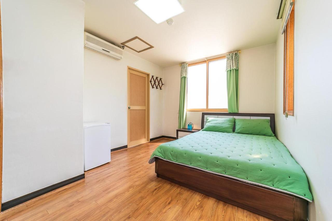 Hooni Guest House & Motel Gurye Bagian luar foto